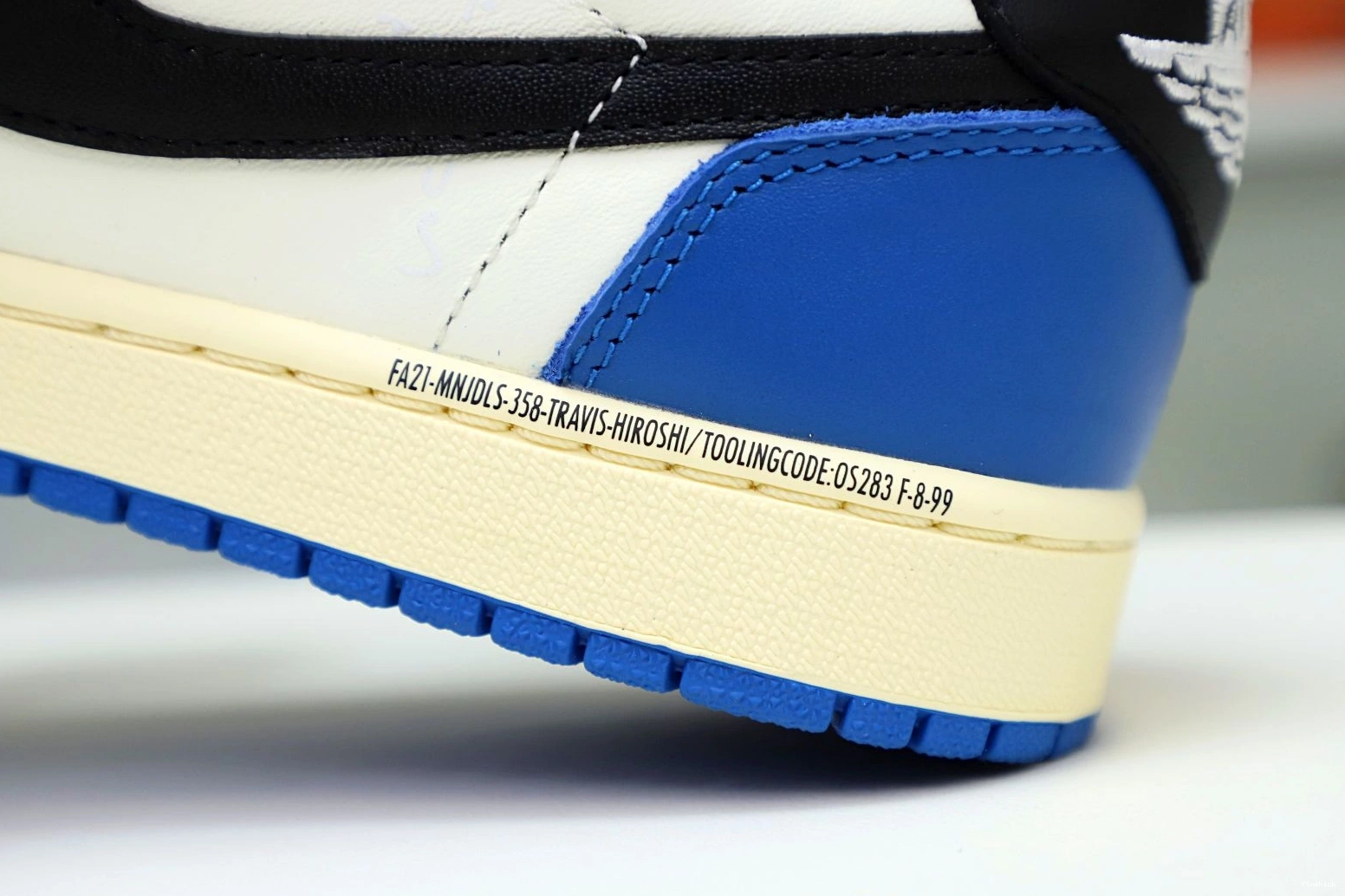 FRAGMENT TRAVIS X LOW JORDAN 1 SCOTT X AIR DESIGN 1210